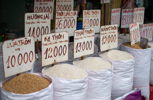 farmer rice market