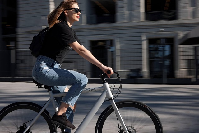 Transportation Revolution: How E-Bikes Make Commuting Smarter